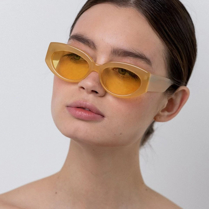 Dame Cat-Eye solbriller i stilfullt plastdesign Skanto