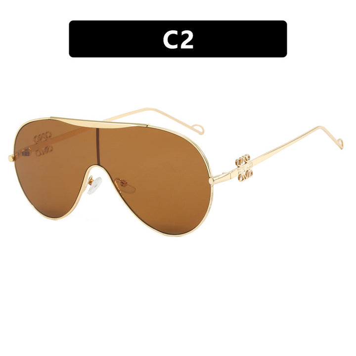 Women's UV Protection Sunglasses in Modern Pilot Style Skanto