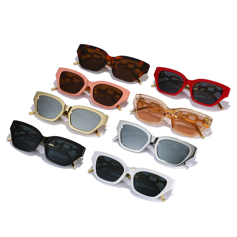 Dame moderne Cat-Eye solbriller med luksuriøs kjedeinnfatning Skanto