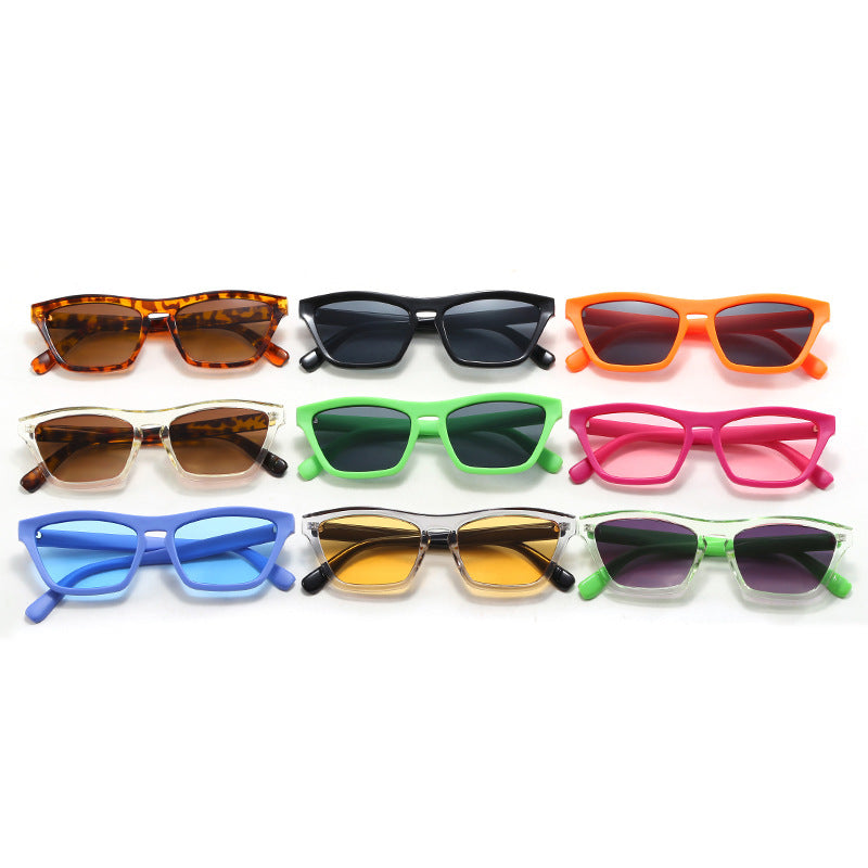 Dame chic solbriller i trendy geometrisk design Skanto