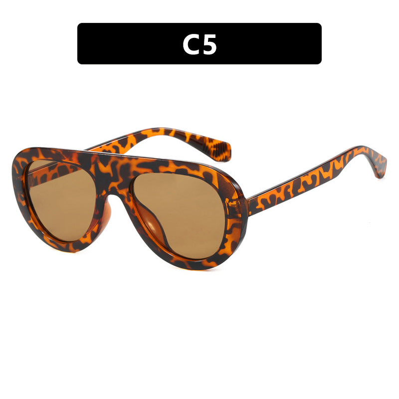 Women's fashionable oversized sunglasses with protective UV filter and comfortable frame Skanto