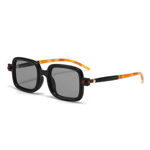 Dame moteriktig kvadratisk brille med stilige detaljer Skanto