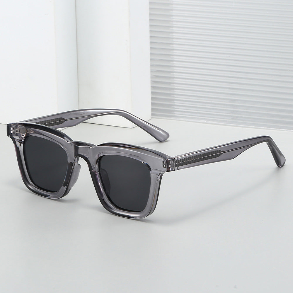 Dame Modisk solbrille i moderne firkantet design med høy UV-beskyttelse Skanto
