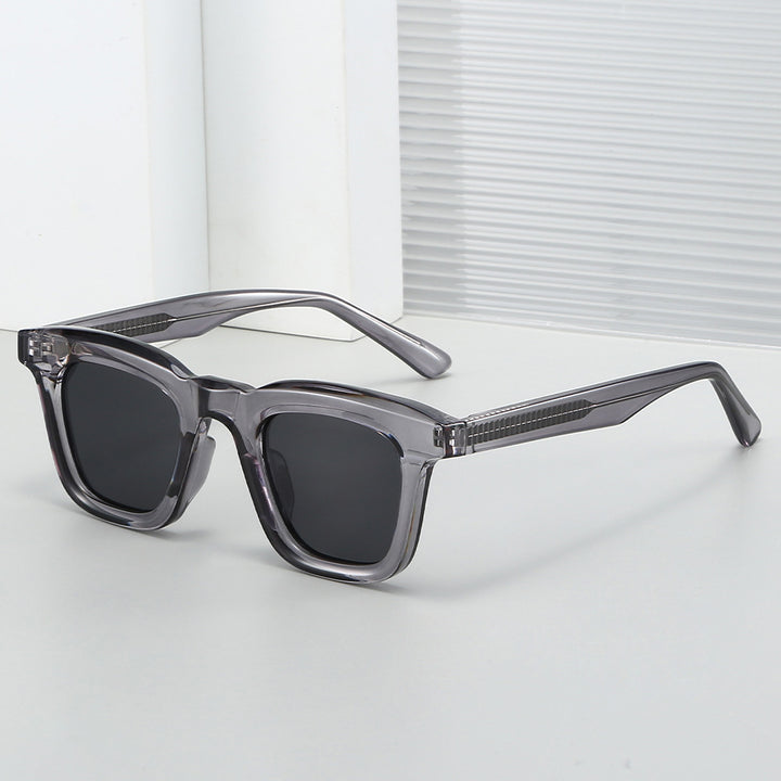 Dame Modisk solbrille i moderne firkantet design med høy UV-beskyttelse Skanto