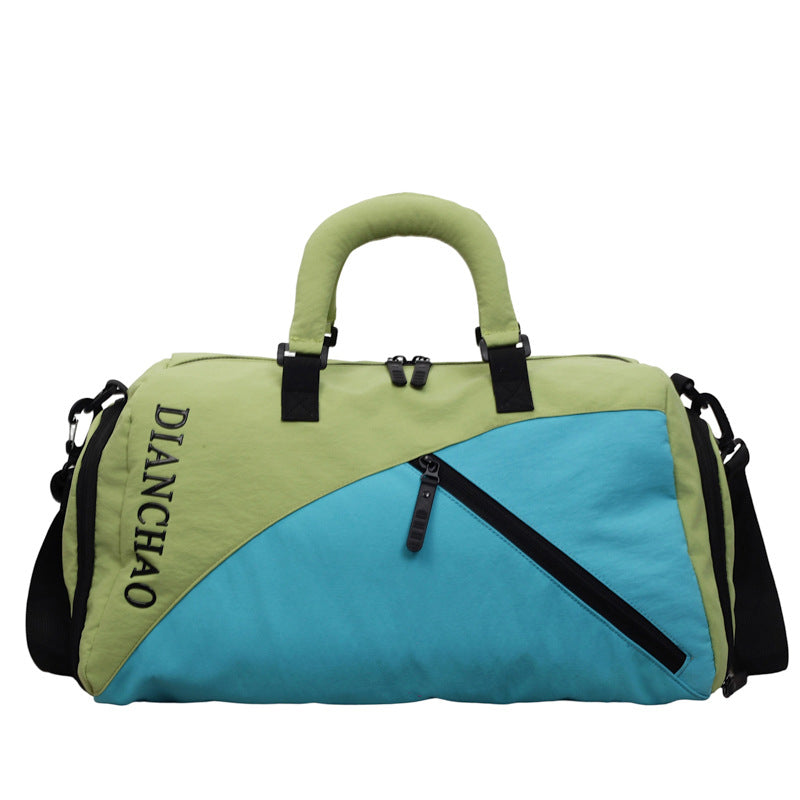Sporty reise bag med forskjellige rom og slitesterkt materiale Skanto