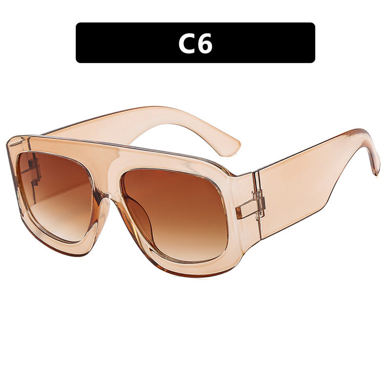 Women's fashionable oversized sunglasses with striking design Skanto