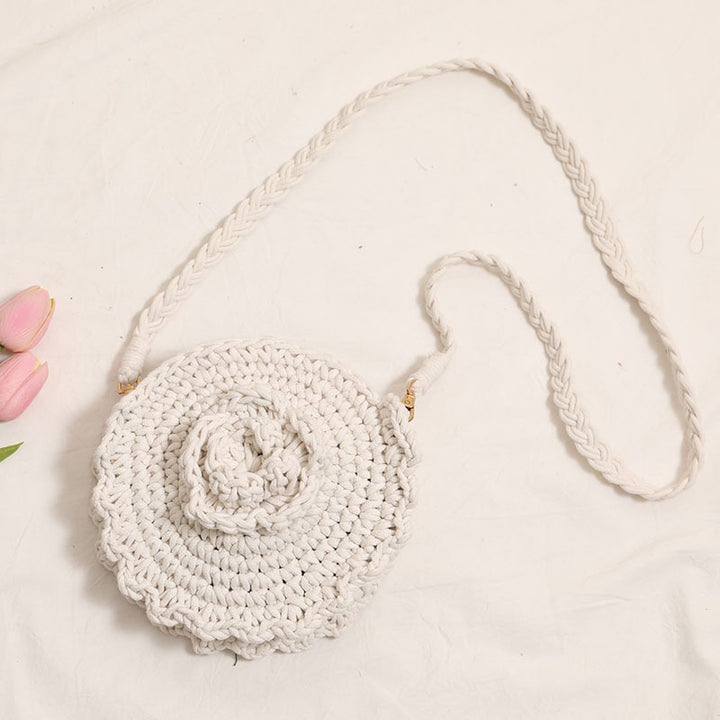 Hand-crocheted crossover bag with floral details Skanto