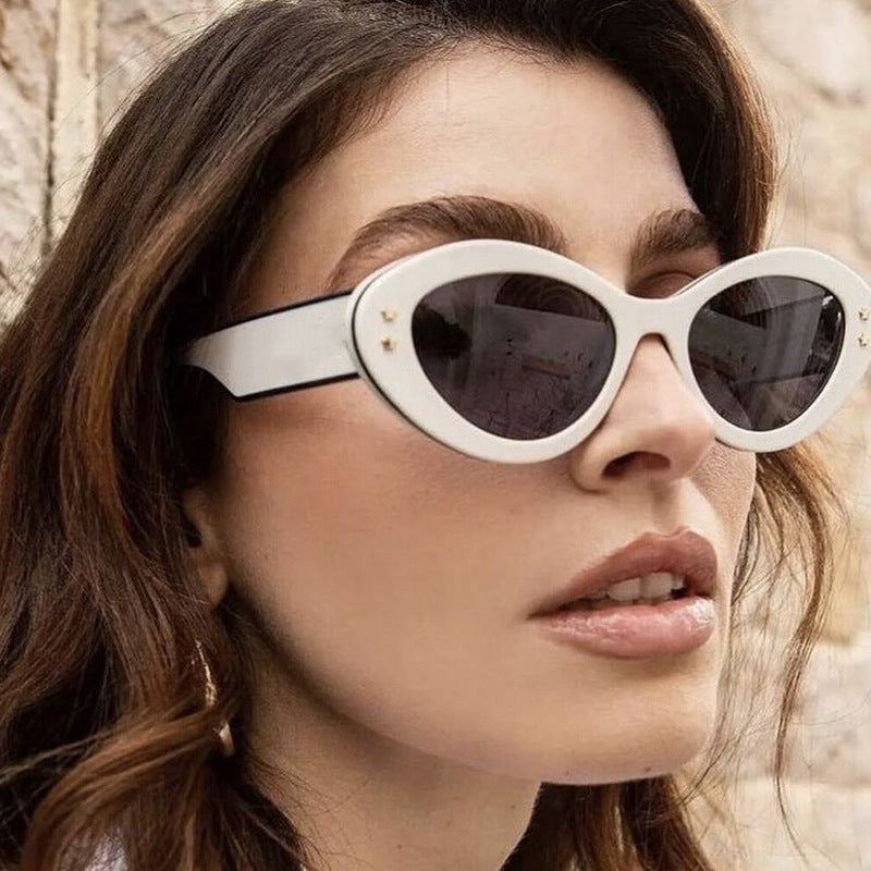 Women's Cat-Eye Sunglasses with Luxurious Plastic Frame and Decorative Accents Skanto