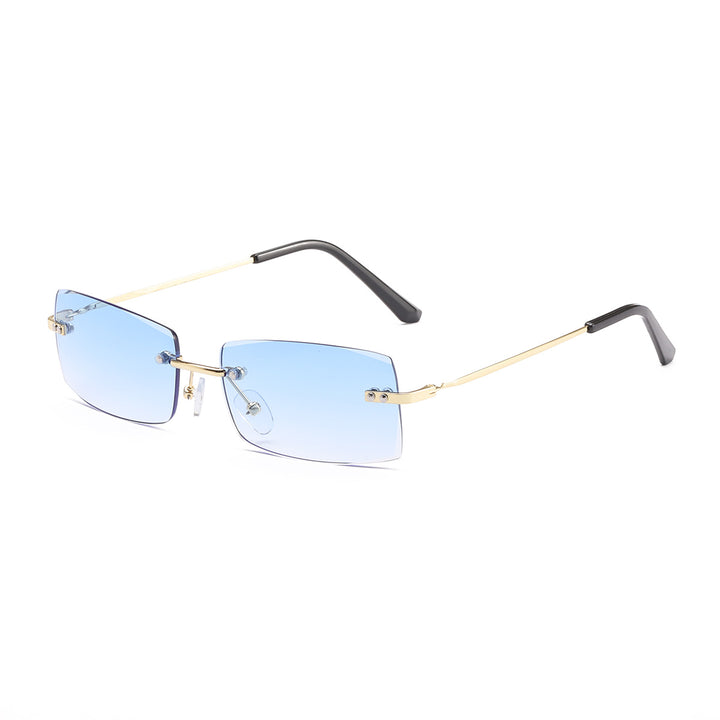 Dame moteriktig solbrille med elegant, filigranramme Skanto