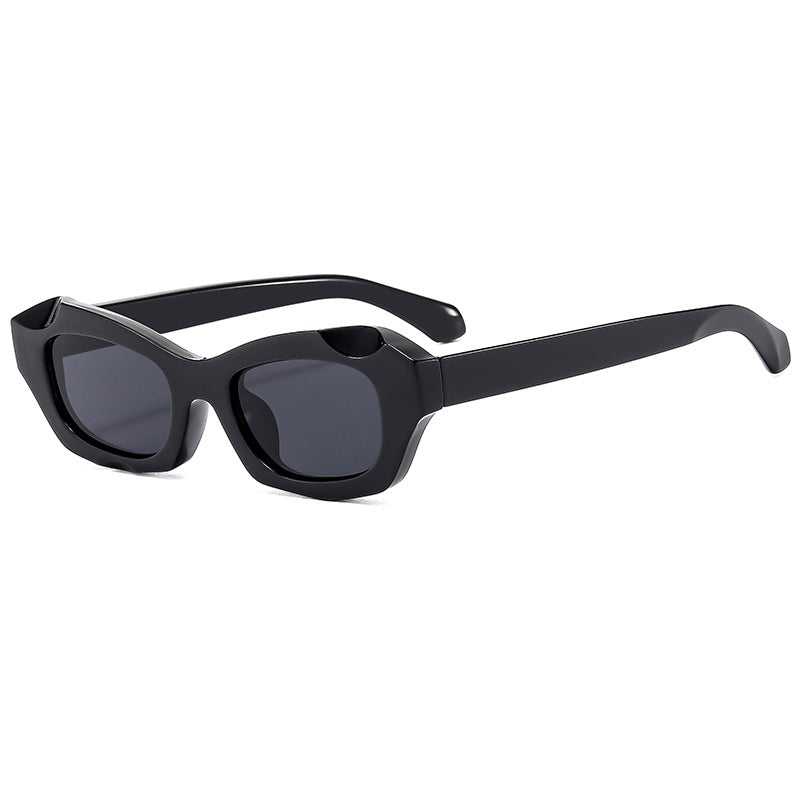 Dame Motemer Solbrille med markant design og UV-beskyttelse Skanto