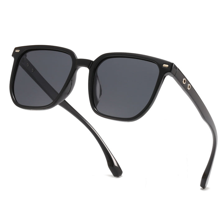 Dame moteriktig solbrille i trendy skilpaddemønster Skanto