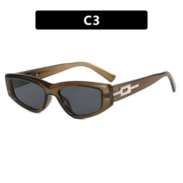 Dame moteriktig solbrille i trendig kattøye-design Skanto