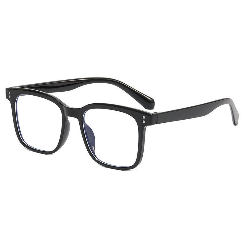 Dame moteriktig solbrille i moderne firkantet design Skanto