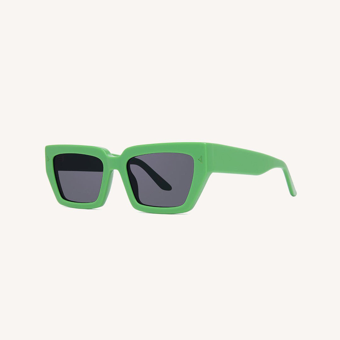 Damer fashionable solbriller i trendy, elegant design Skanto