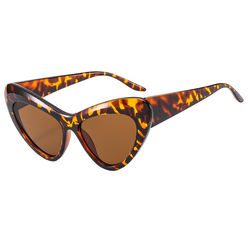 Dame Cat-Eye solbrille i markant design Skanto