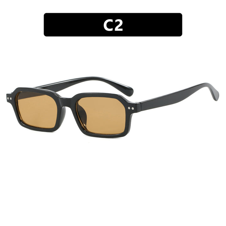 Women's fashion square sunglasses in urban design Skanto