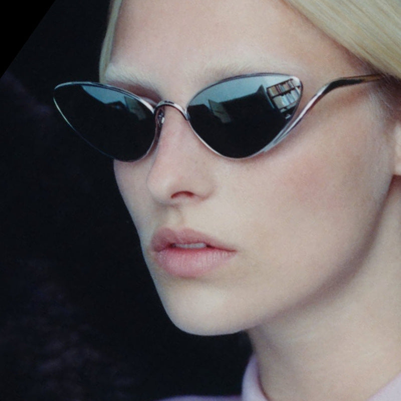 Women's Cat-Eye Sunglasses in Elegant Design Skanto
