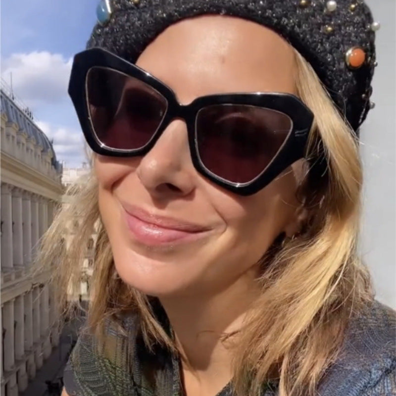 Women's trendy Cat-Eye sunglasses with elegant frame and UV protection Skanto