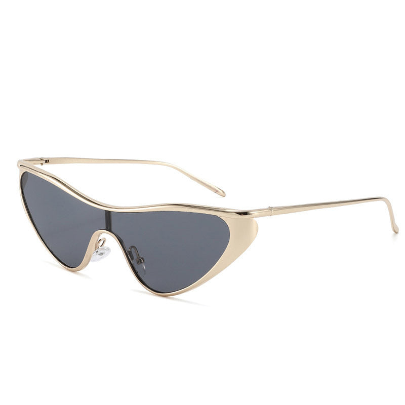 Dame futuristisk solbrille med slankt design Skanto