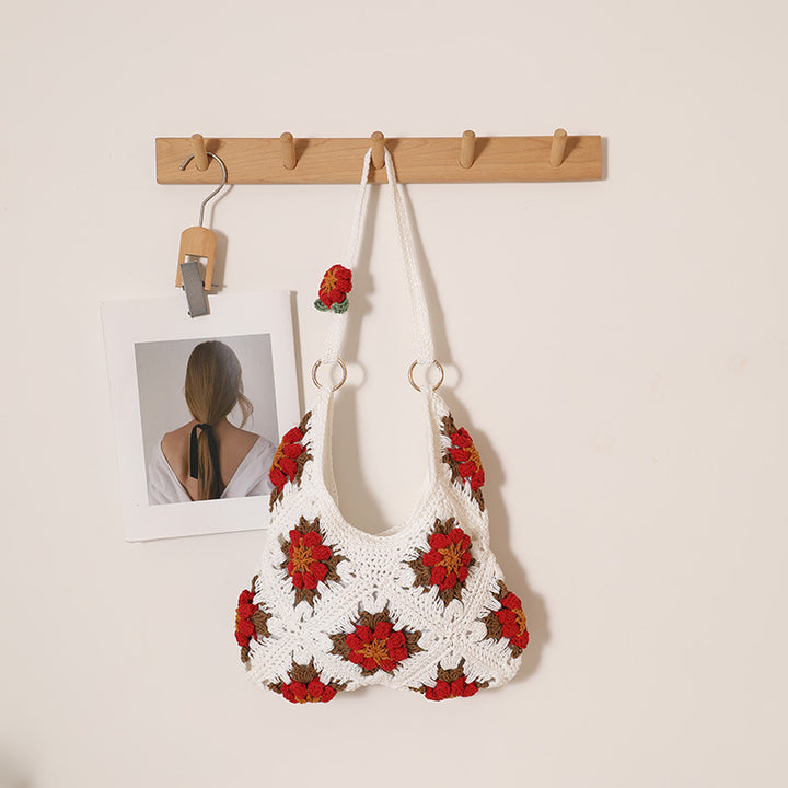 Handmade crochet bag in floral design Skanto