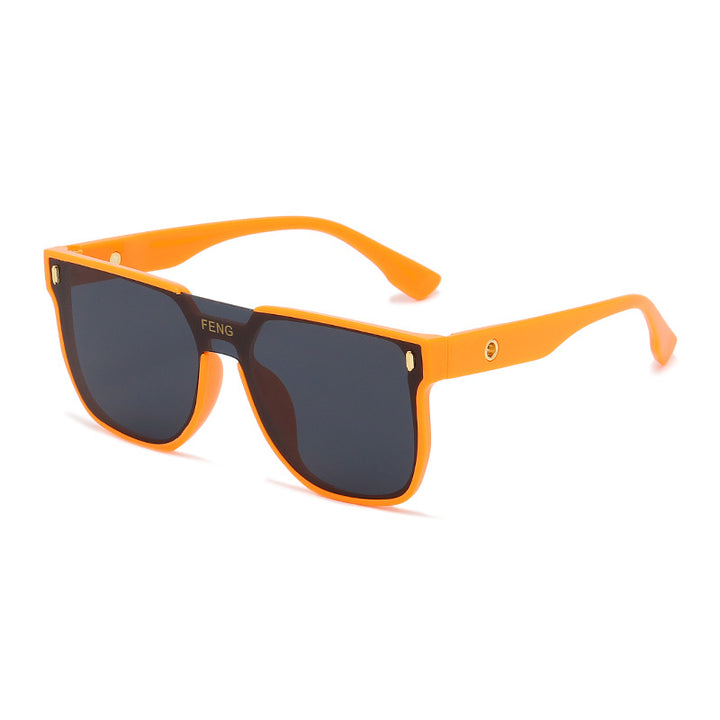 Damen moteriktig solbrille i trendy, geometrisk design Skanto