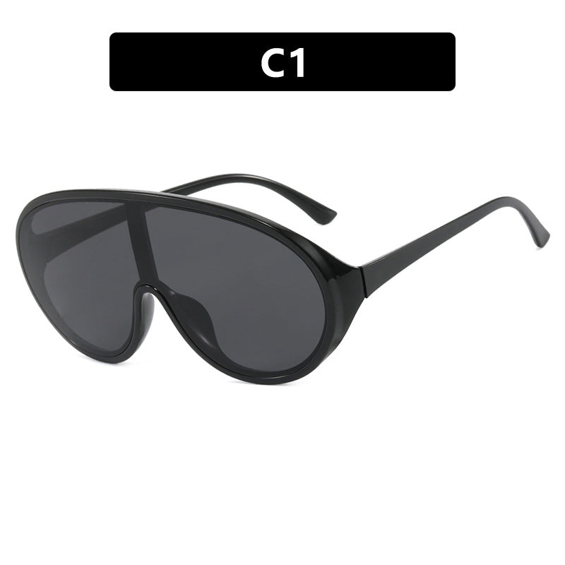 Women's futuristic sunglasses with large lenses and ergonomic frame Skanto