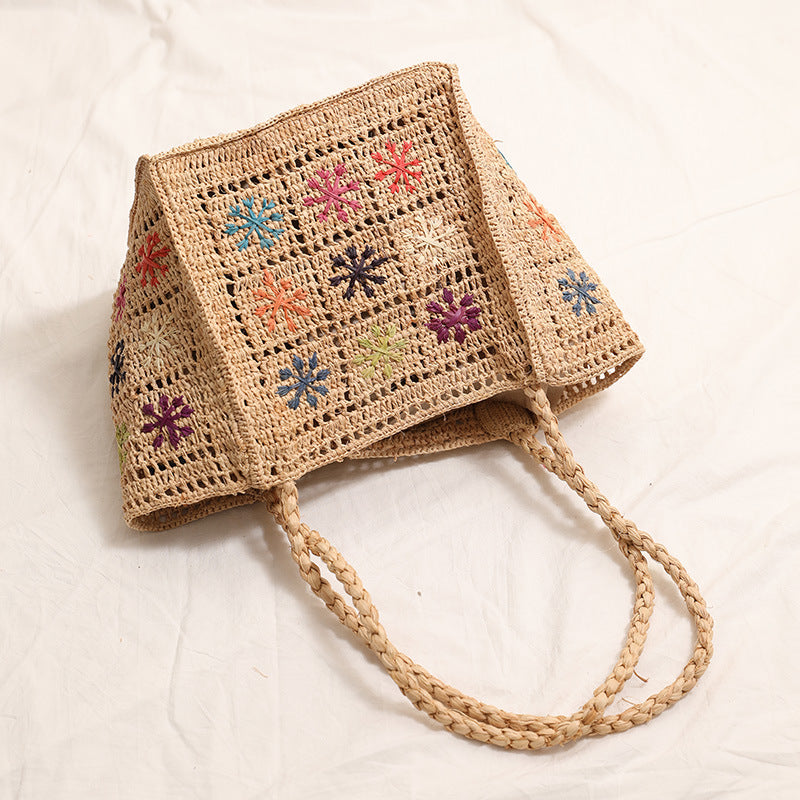 Handmade straw bag with colorful embroidery design Skanto