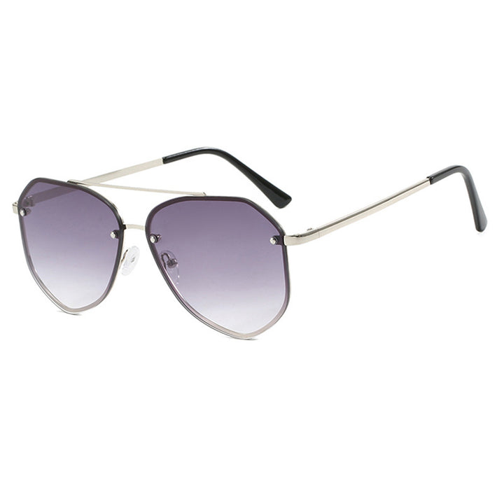 Dame geometrisk solbrille med filigran ramme Skanto