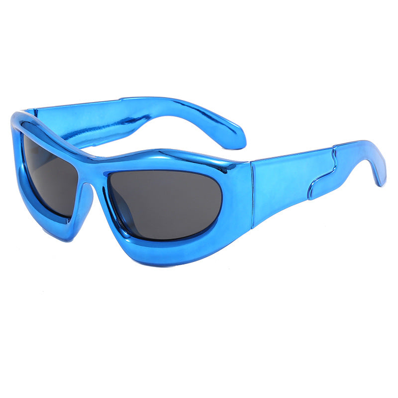 Dame Sportslig Solbrille med robust, geometrisk rammendesign Skanto