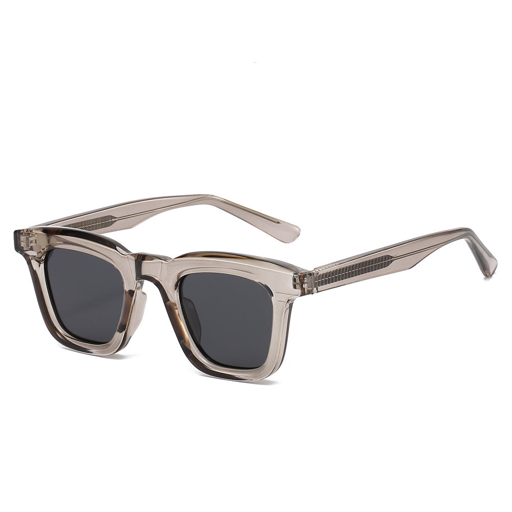 Dame Modisk solbrille i moderne firkantet design med høy UV-beskyttelse Skanto
