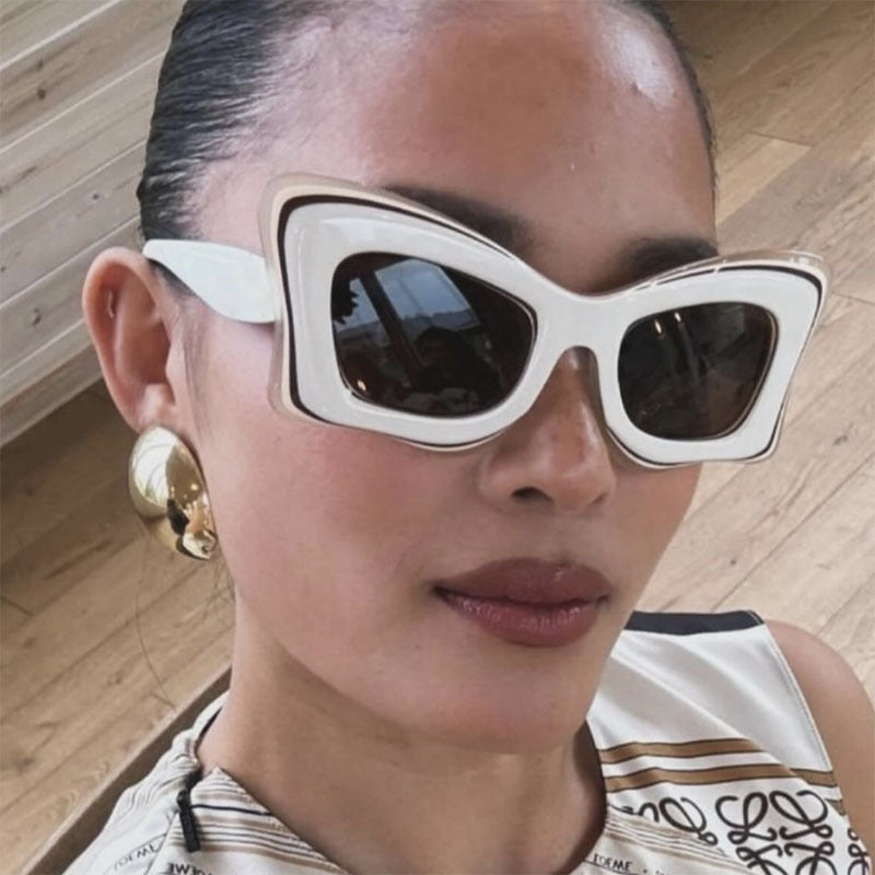 Women's oversized sunglasses in extravagant design Skanto