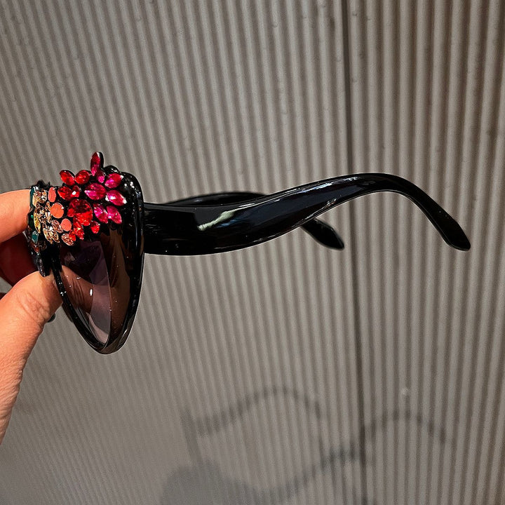 Dame Cat-Eye solbrille med luksuriøs krystall dekorasjon Skanto