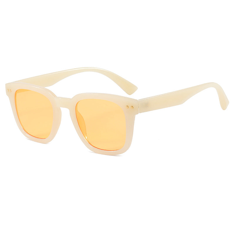 Dame Firkantet Solbrille med moderne gjennomsiktig ramme og UV-beskyttelse Skanto