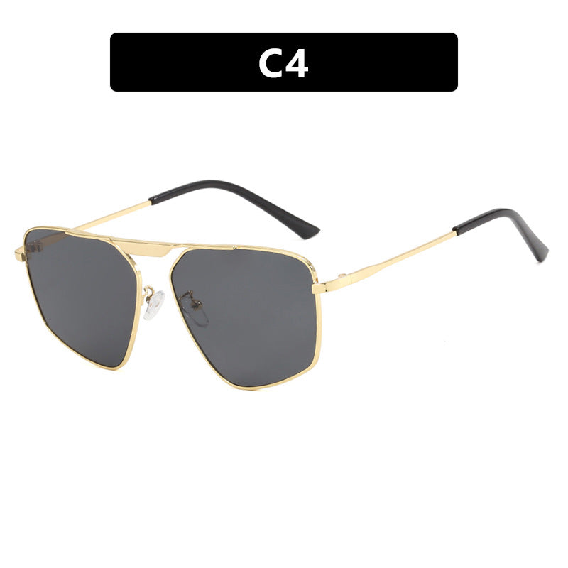 Women's sunglasses in modern, geometric design with robust metal frame Skanto