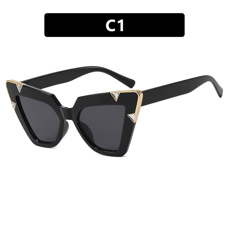 Women's Cat-Eye Sunglasses with Luxurious Motif and Protective UV Filter Skanto