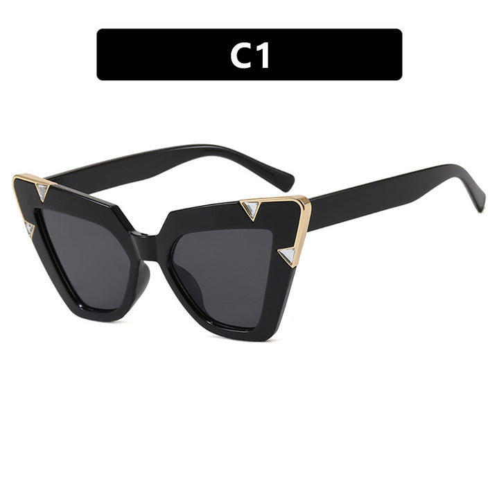 Women's Cat-Eye Sunglasses with Luxurious Motif and Protective UV Filter Skanto