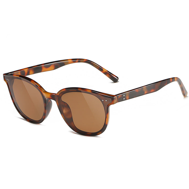 Dame solbrille i elegant retro stil Skanto