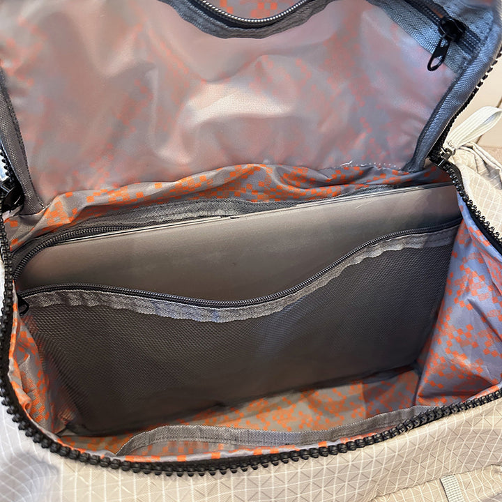 Stilig Sportbag med justerbar skulderreim Skanto
