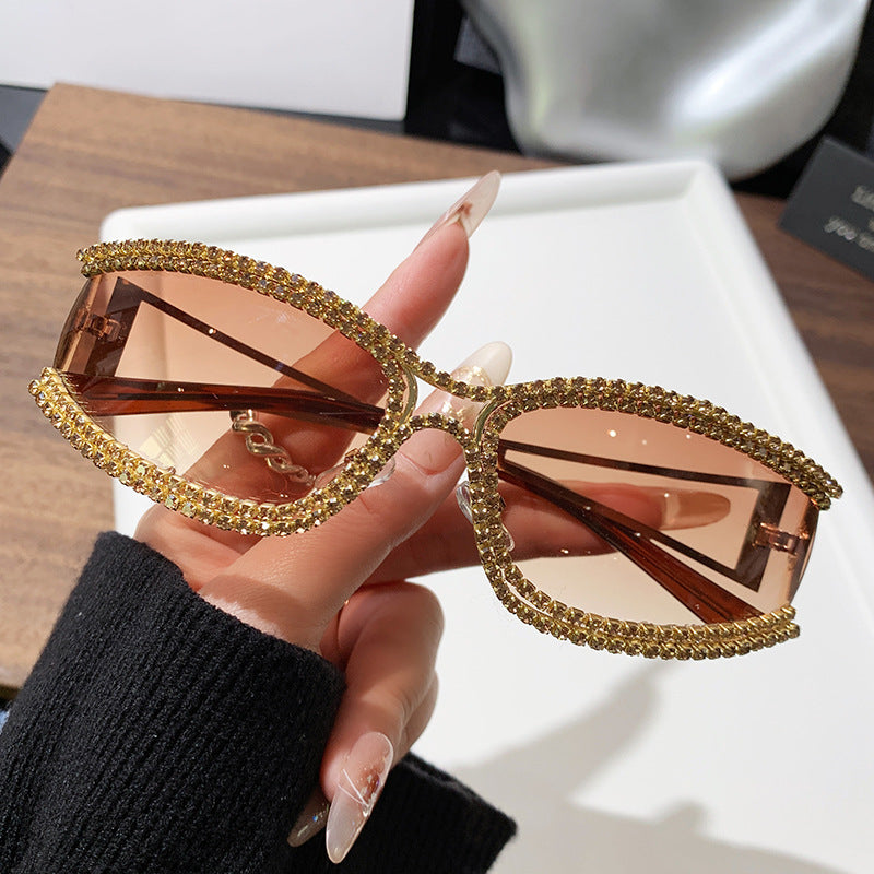 Dame Cat-Eye solbriller med glitrende krystallramme Skanto