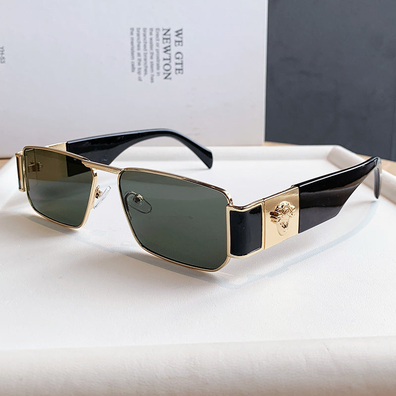 Dame Designer-solbrille med luksuriøs inn ramme og trendy snitt Skanto