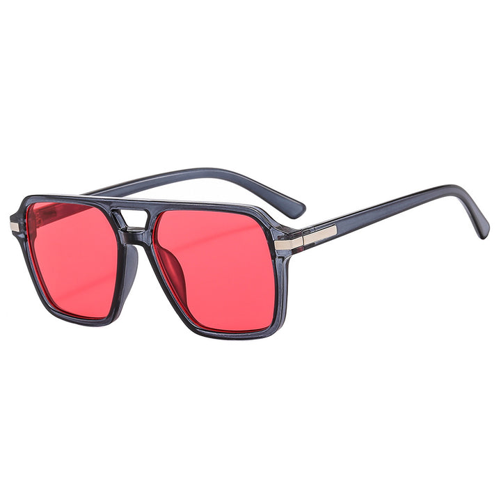 Dame Premium solbrille med moderne kvadratisk form Skanto
