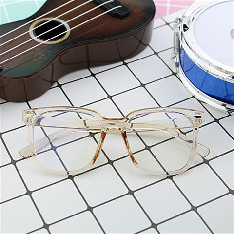 Dame moteriktig oversized solbrille med firkantet ramme og UV-beskyttelse Skanto