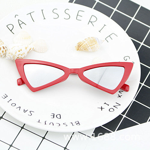 Dame modische Cat-Eye solbriller med elegant design Skanto