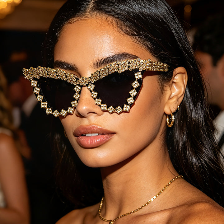 Dame designer-solbrille med glamorøs krystallprydet ramme Skanto