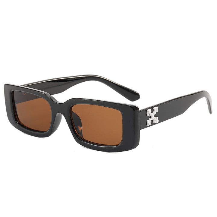 Dame Motek Solbrille med markant design Skanto