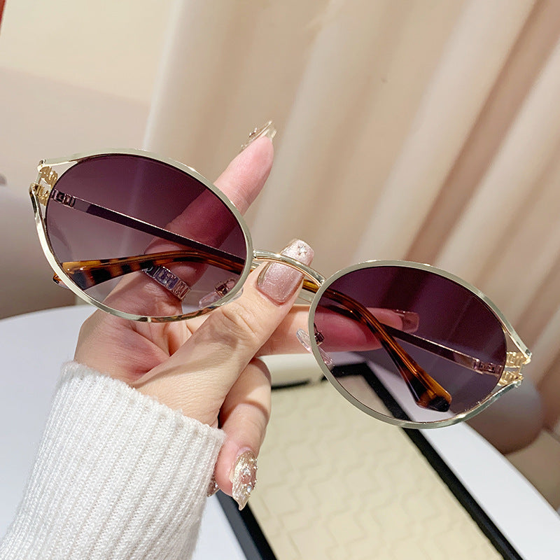 Dame elegant Cat-Eye solbriller med fin metallramme Skanto