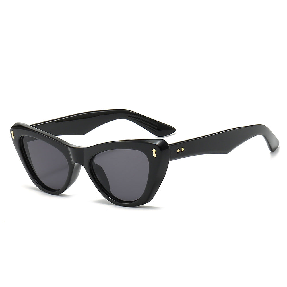 Damer cat-eye solbriller med elegante fremhevede rammer skanto