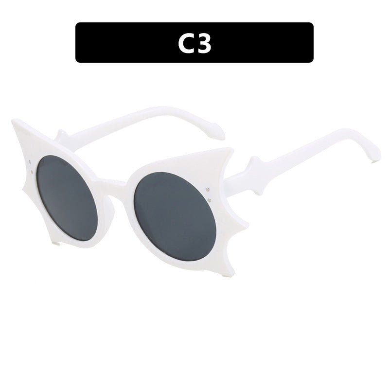 Women's Extravagant Cat-Eye Sunglasses with Striking Frame Skanto