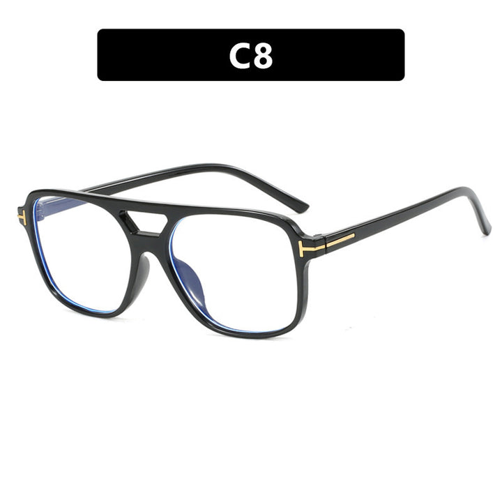 Dame moteriktig solbrille i stilfull ramme Skanto