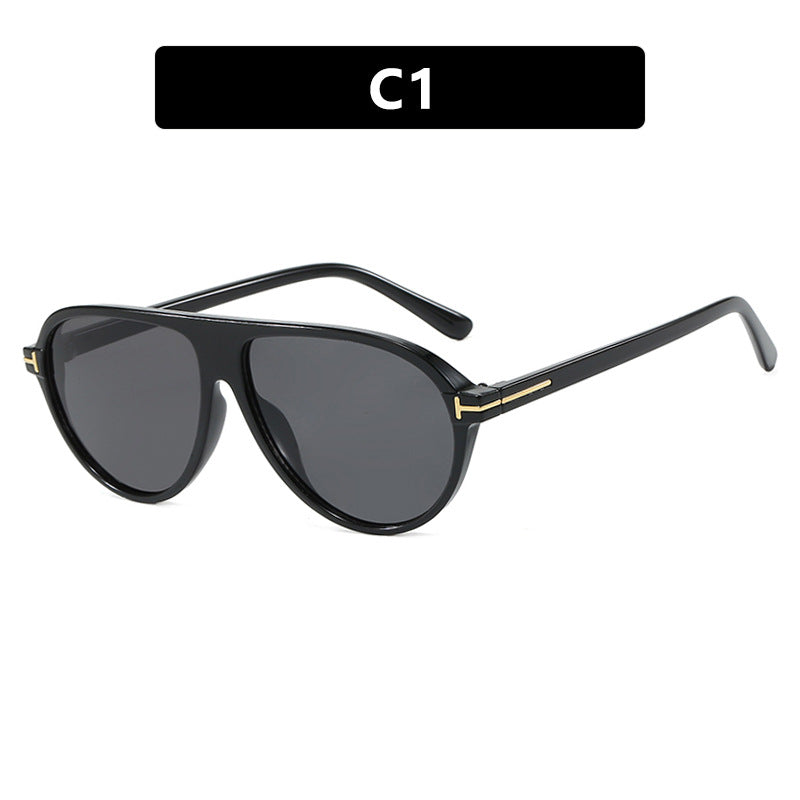 Women's trendy oversized sunglasses with elegant metal frame and UV protection Skanto